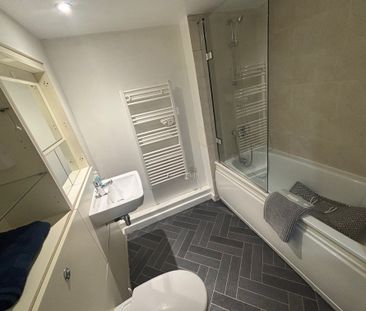 Paramount, Swindon, Beckhampton Street - Photo 3