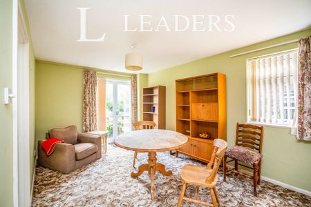 2 bedroom maisonette to rent Tulip Tree Close, Tonbridge, TN9 - Photo 2