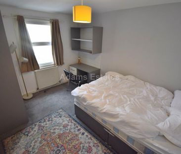 6 bedroom terraced house to rent - Photo 5