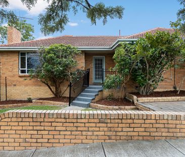 CHARMING FOUR BEDROOM HOME - Photo 5