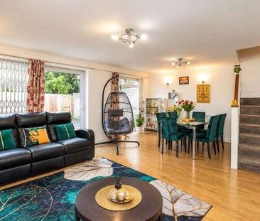 Knoll Crescent, Northwood, HA6 - Photo 1