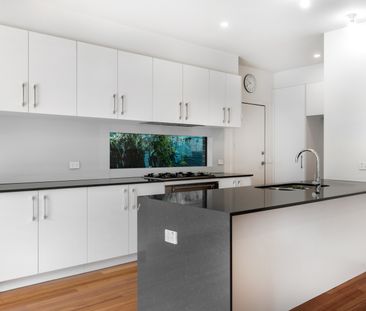 19B Vera Street, Bentleigh East VIC 3165 - Townhouse For Rent | Domain - Photo 6