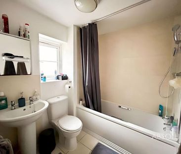 2 bedroom coach house to rent - Photo 4