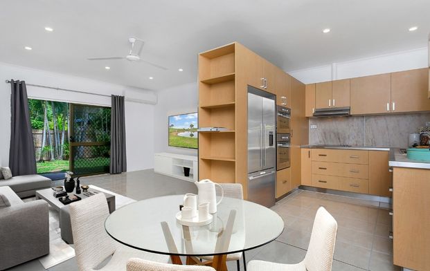 LARGE FAMILY HOME IN SOUGHT AFTER LOCATION! - Photo 1