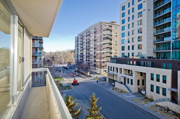 130 26 Avenue SW, Calgary - Photo 1