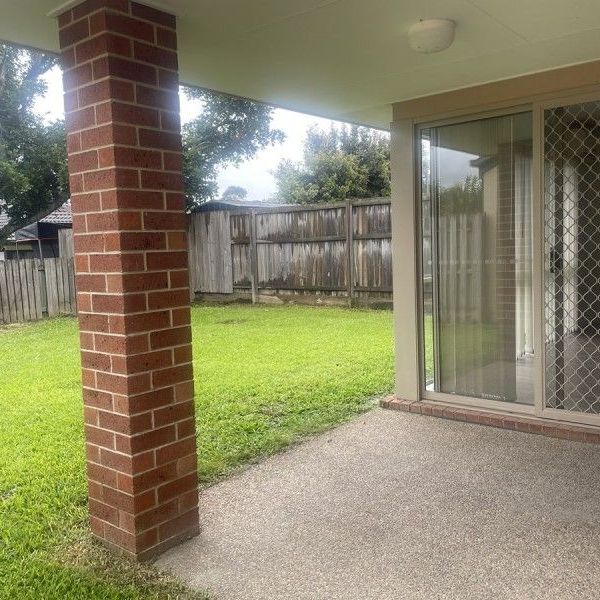 Lovely 3 bedroom renovated home in popular Upper Coomera - Photo 1