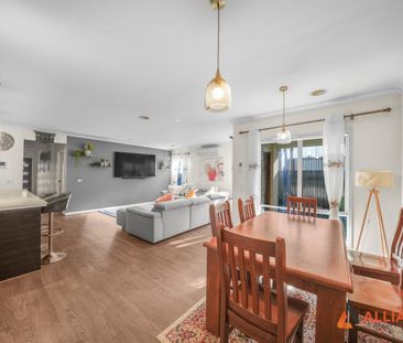 Spacious 4-Bedroom Family Home in Wollert - Photo 3