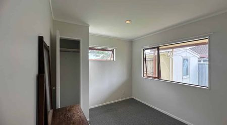 Cozy 3-Bedroom Family Home - Photo 5