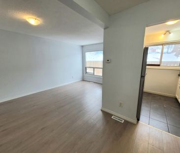 For Lease - 477 Dean Avenue Unit# 49, Oshawa, Ontario - Photo 4
