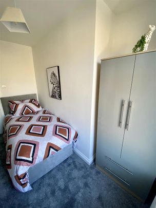 1 bed house share to rent in Burnley Road, Colne, BB8 - Photo 1