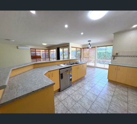 3 Campion Drive, North Lakes, Qld 4509 - Photo 3