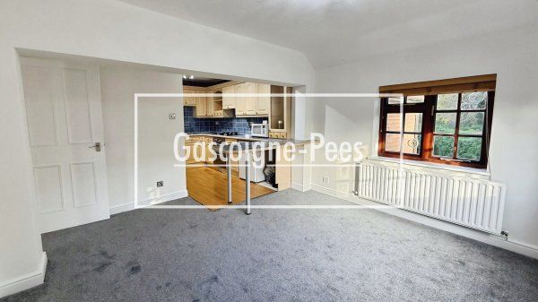 Basingstoke, RG23 - Photo 1