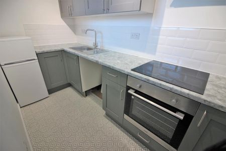 1 bedroom flat to rent - Photo 4