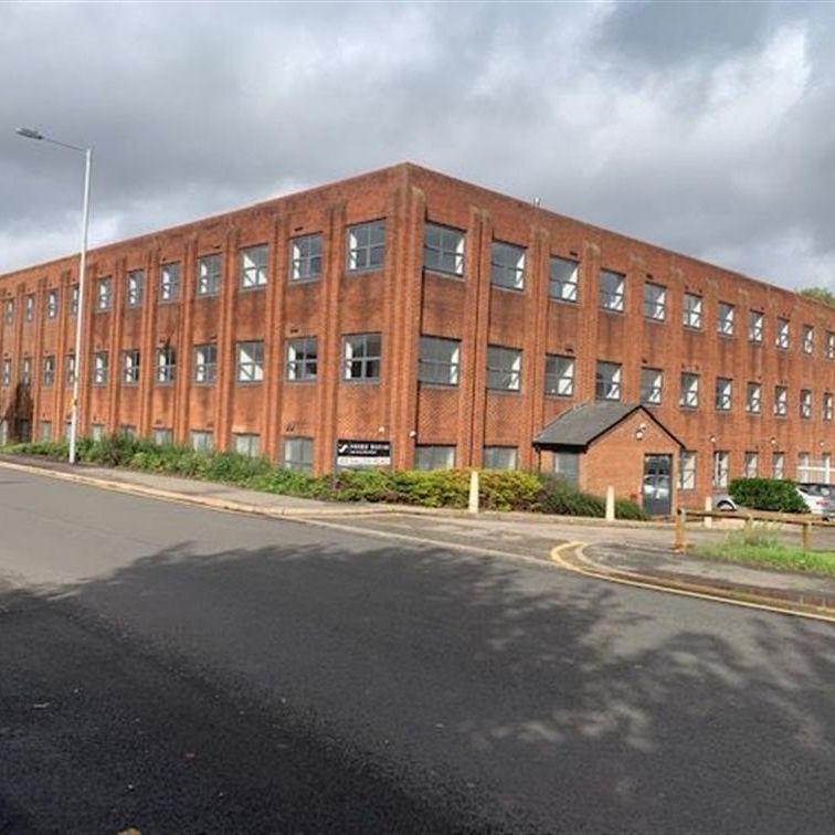 Shire House, Dallow Road, Luton - Photo 1