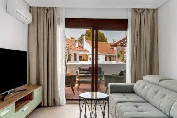 Luxury Flat for rent in Nueva Andalucia, Andalusia - Photo 1