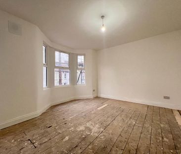 4 bedroom terraced house to rent - Photo 3