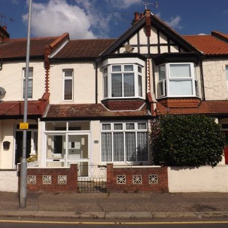 Fairfax Drive, Westcliff-on-Sea, Property for rent - Photo 1