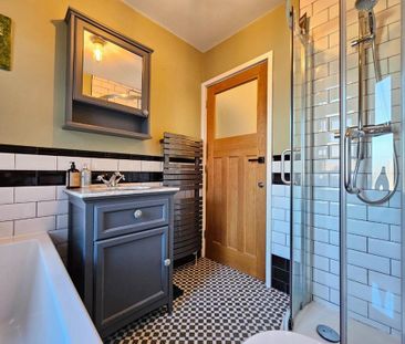 3 bedroom end of terrace house to rent - Photo 3