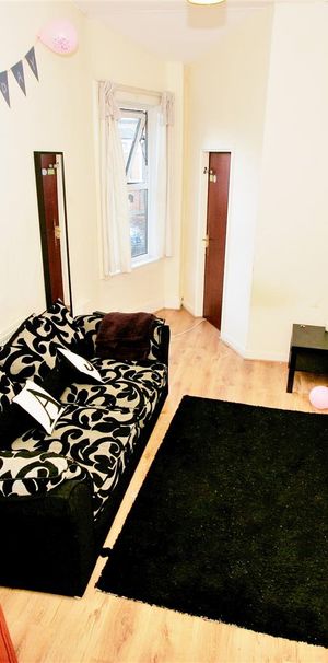 3 bedroom apartment to rent - Photo 1