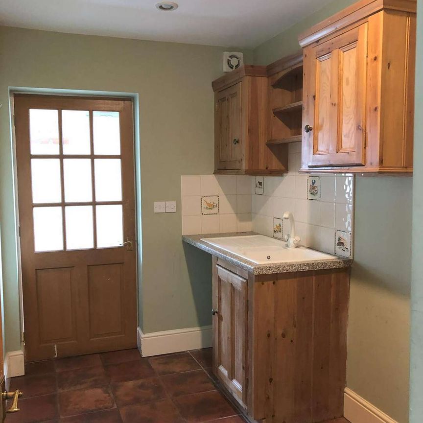 4 Bedroom detached house in a village location - Photo 1
