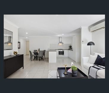 AN IMMACULATE HOME IN A GREAT POSITION - Photo 2