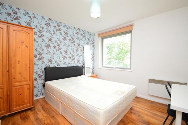 1 bedroom in a flat share to rent - Photo 1