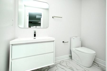 For Lease - 12 Fair Winds Lane, East Gwillimbury, Ontario - Photo 5