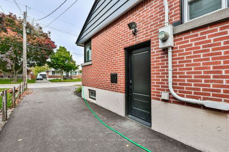 Detached Home For Lease | X8064284 - Photo 3