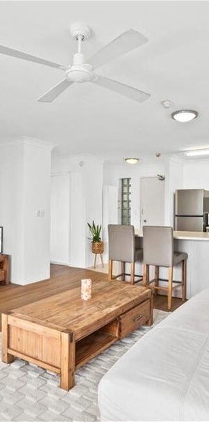 Renovated fully furnished 2 bedroom apartment, - Photo 1