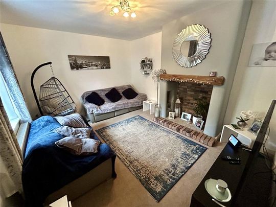 3 bedroom semi-detached house to rent - Photo 1