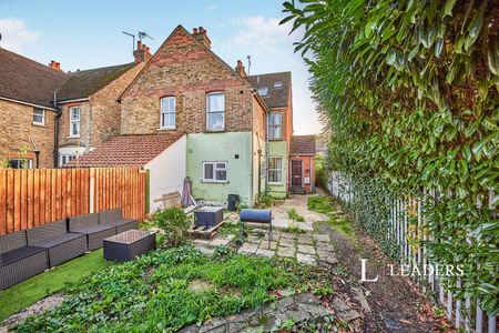 1 bedroom property to rent Dunmow Road, Bishops Stortford, CM23 - Photo 2