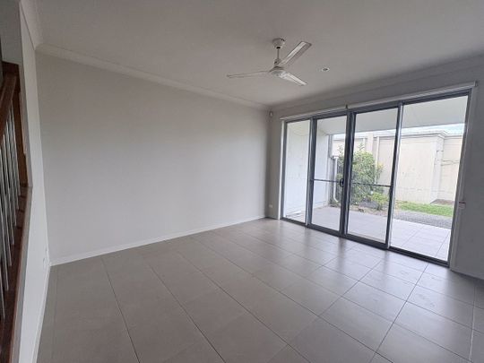 FRESHLY PAINTED & BRAND-NEW CARPETS - Simple and Modern Townhouse Living - Photo 1