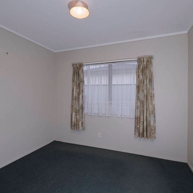 Quiet and private home in a central location - Photo 1