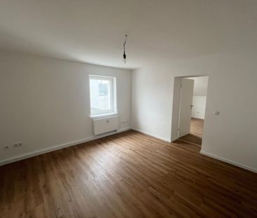 Moderne 2-Zimmer-Dachgeschosswohnung in der Bergisch Gladbacher Fuß... - Photo 1