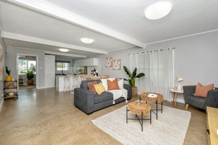 Unique Spacious Home with Pool - Photo 2