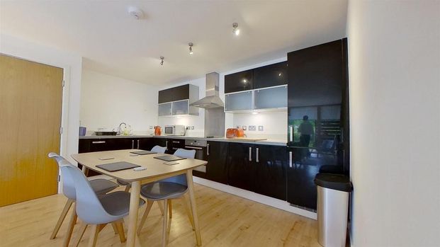 2 bedroom apartment to rent - Photo 1