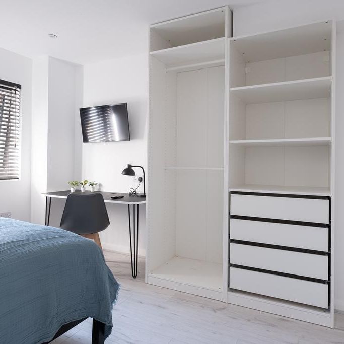 6 bedroom house of multiple occupation to rent - Photo 1