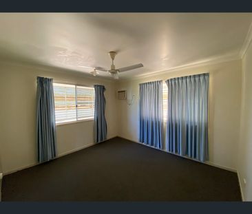 31 Yeates Street, Moranbah, Qld 4744 - Photo 3