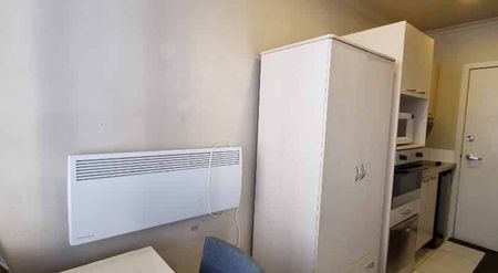 CITY CENTRE - 1 Bedroom Furnished Apartment - Photo 5