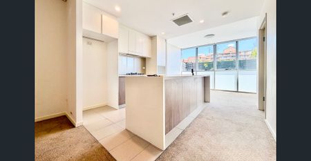 2 Bedroom Plus Study, 1 Mins walk to Auburn Station! - Photo 2