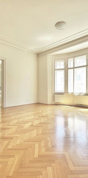 ERSTBEZUG NACH SANIERUNG | BALKONTRAUM | EXKLUSIVE ALTBAUWOHNUNG | HELLE 5 ZIMMER | TOPLAGE - Photo 1