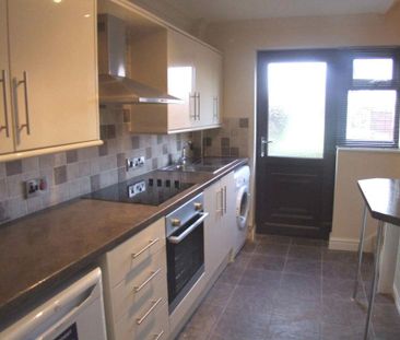 1 bedroom mews to rent - Photo 3