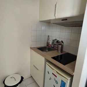 Location Appartement 1 pièce 16m² - Photo 2