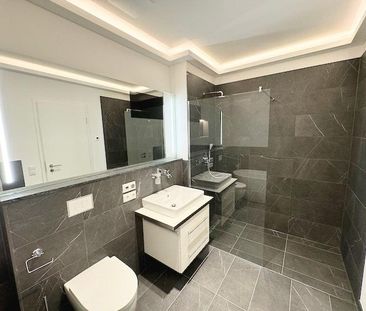 Ein Traum! + Lift + Parkett + Fußbodenhzg. + Wanne & Dusche + Balko... - Foto 1