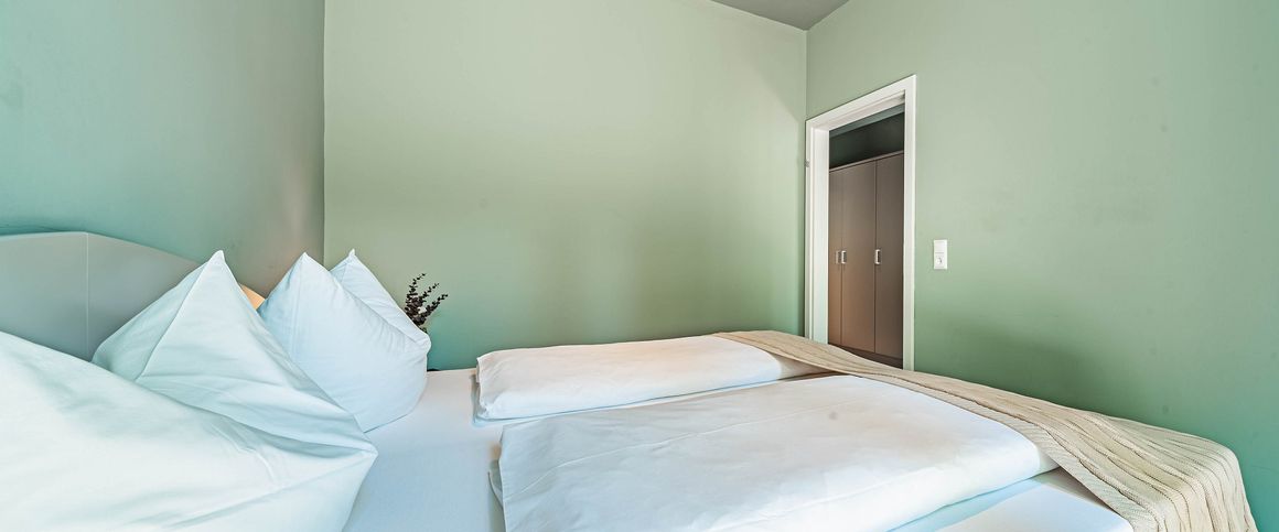 City-Residence: Großzügige 2-Zimmer-Wohnung in einem Apartmenthaus am Merianplatz - Photo 1