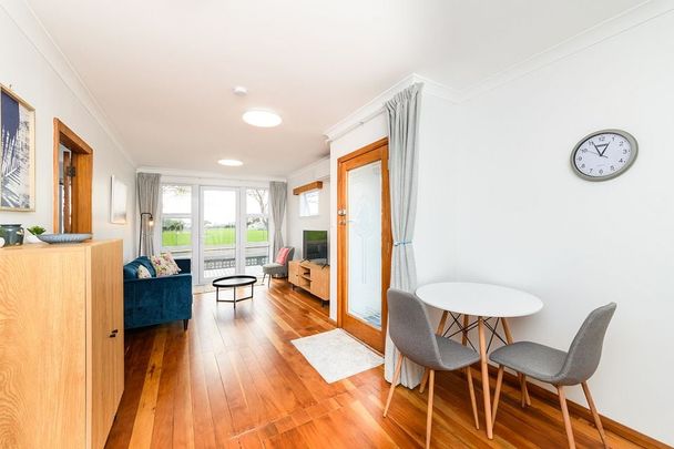 Fully furnished one bedroom flat - Photo 1