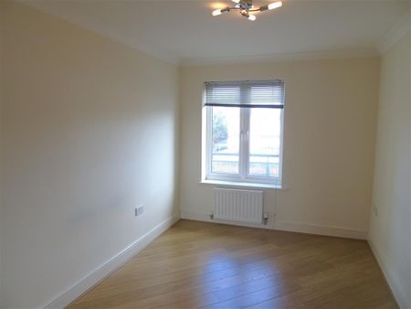 Oldfield Road, MAIDENHEAD - Photo 2