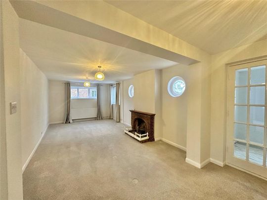 5 bedroom semi-detached house to rent - Photo 1