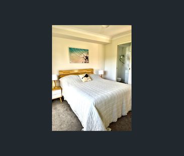 Fully Furnished 4 Bedroom 2 BathromHome in Broulee - Photo 5