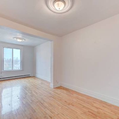 Renovated 5-1/2 in Verdun, available immediately. - Photo 3